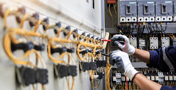 Professional Electrician technician working in Somerville, TN